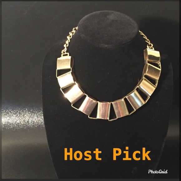 Jewelry - LOT OF 3 NECKLACES